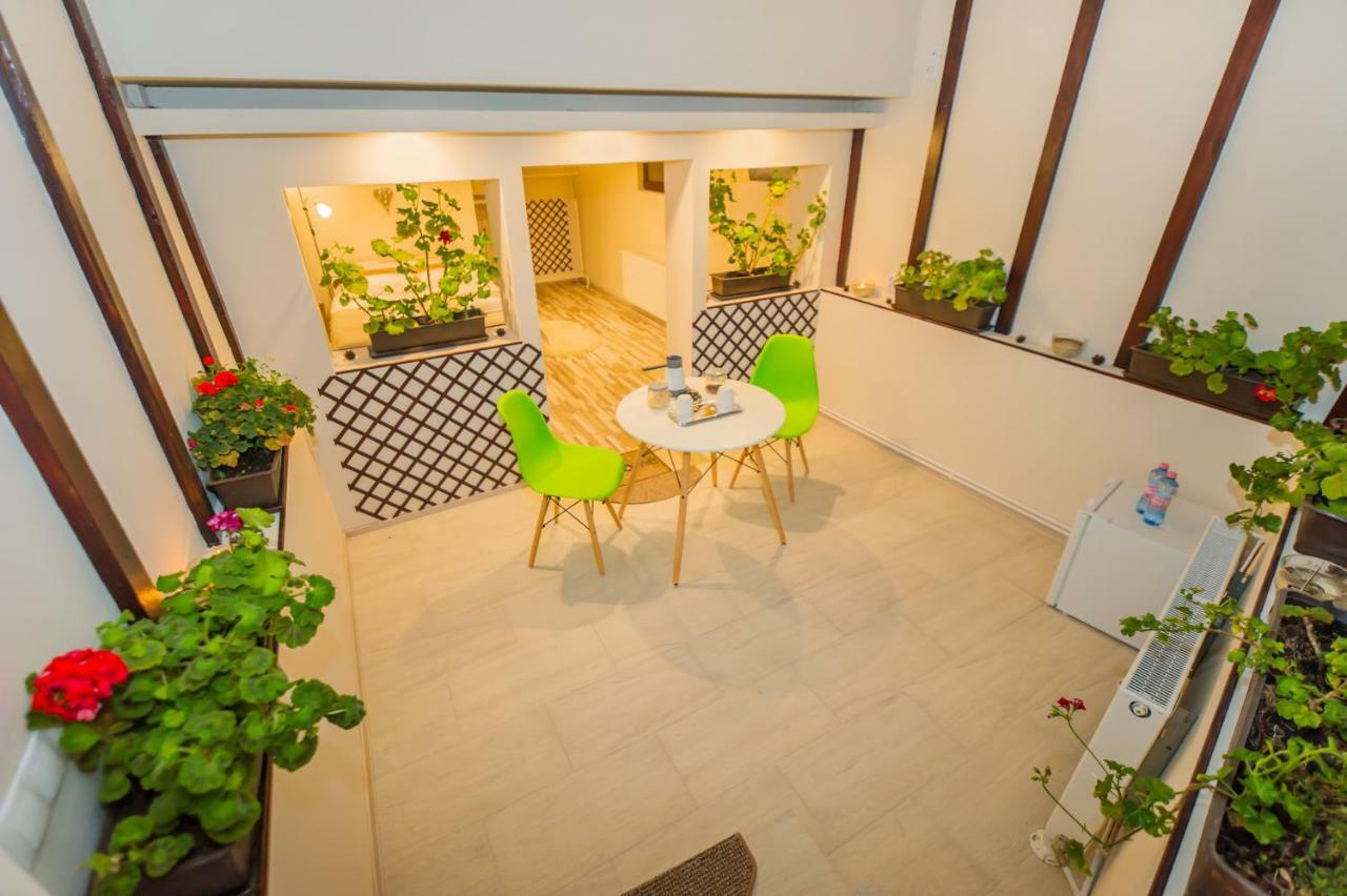 Geppetto'S Studio Braşov Exteriör bild
